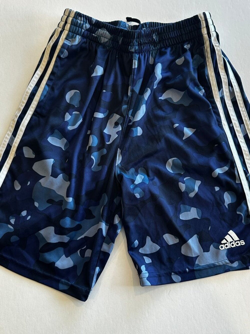Adidas Boys Blue Camo 3-Stripe Athletic Shorts Youth Large (14/16)